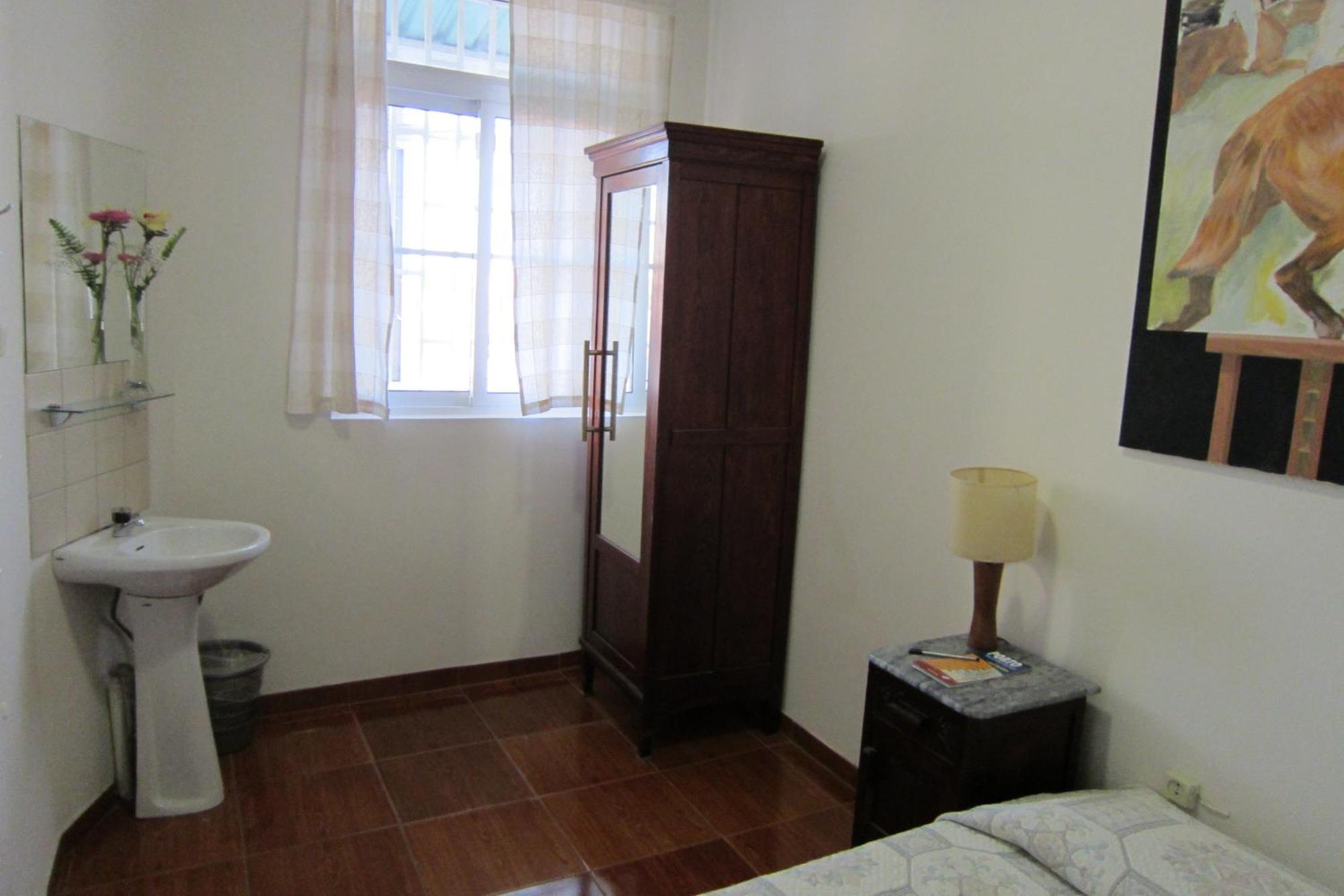 Duas Nacoes Guest House Porto Luaran gambar