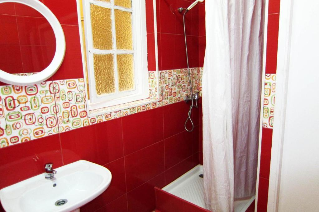 Duas Nacoes Guest House Porto Bilik gambar