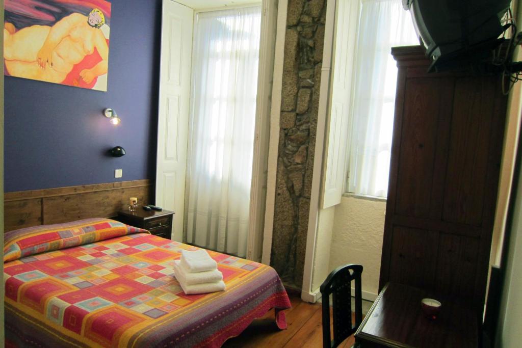 Duas Nacoes Guest House Porto Bilik gambar