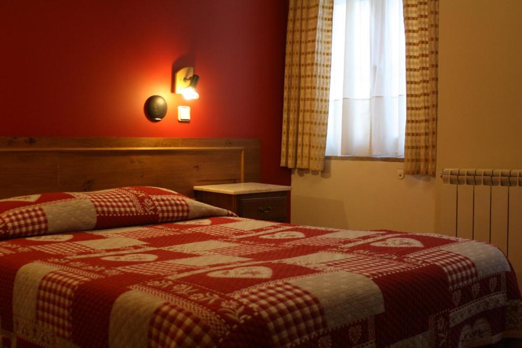 Duas Nacoes Guest House Porto Bilik gambar